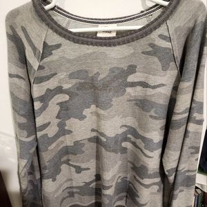 Long sleeve Knox Rose soft sweatshirt